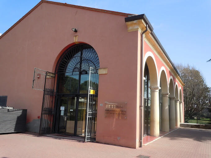 Immagine: Immagine ingresso biblioteca